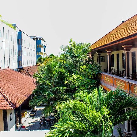 Lolo Beach Inn Legian  Exterior photo